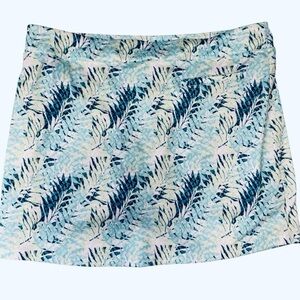 Pebble Beach Teal and White Leaf Pattern Skirt